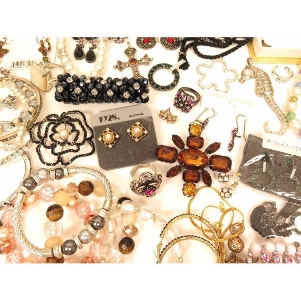 Sparkly Rhinestone Jewelry lot 67pc - Picture 8 of 12